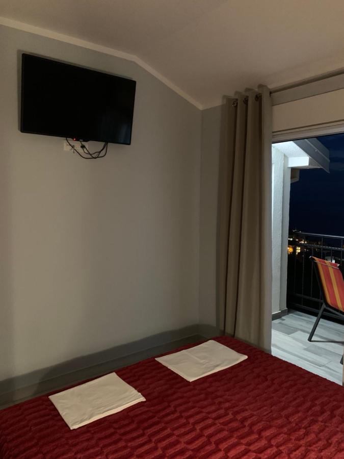 Apartments Mm Sveti Stefan Bagian luar foto