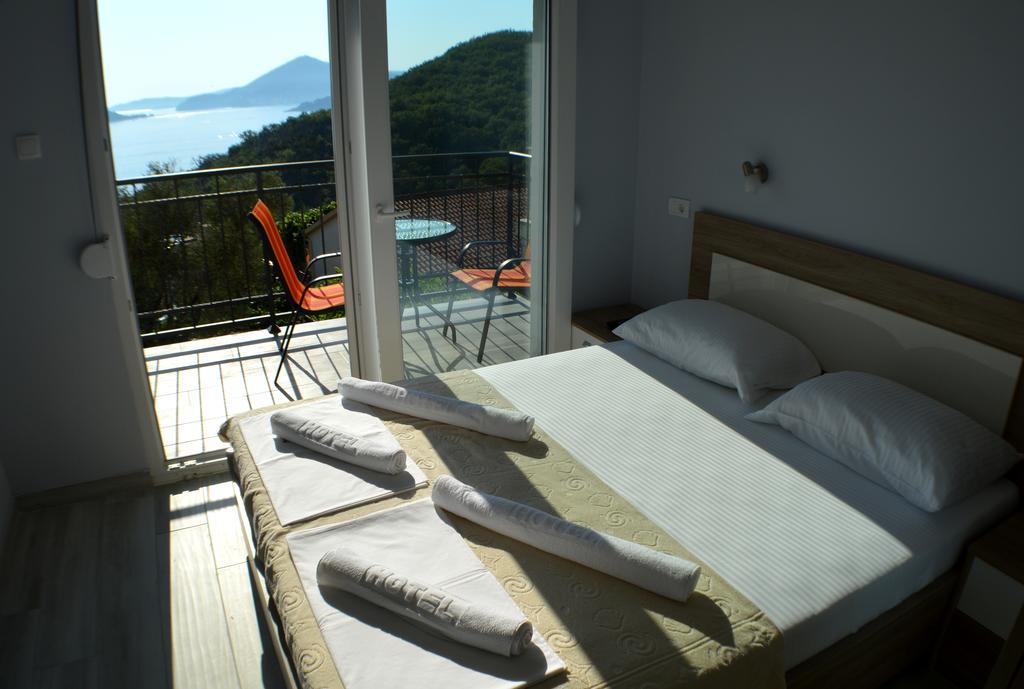 Apartments Mm Sveti Stefan Bagian luar foto
