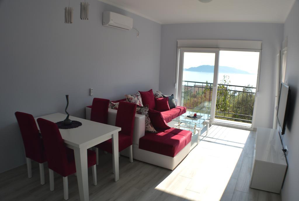 Apartments Mm Sveti Stefan Bagian luar foto